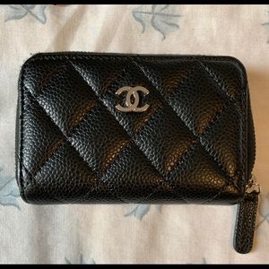 Classic Chanel Zipped Coin Purse